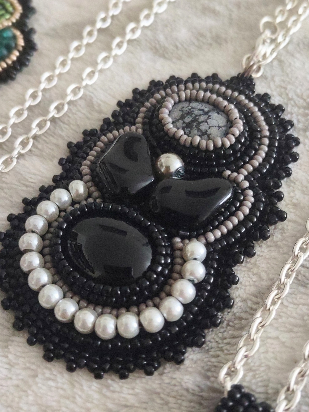 A Lot Of 7 Custom-made Beaded Gemstone Pendant Necklaces - Picture 4 of 8
